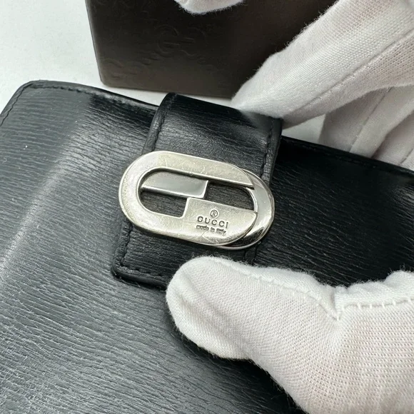 Gucci Leather Clasp Wallet - Picture 5 of 15